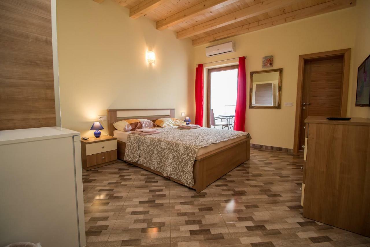 Nice Place Rovinj Exterior photo