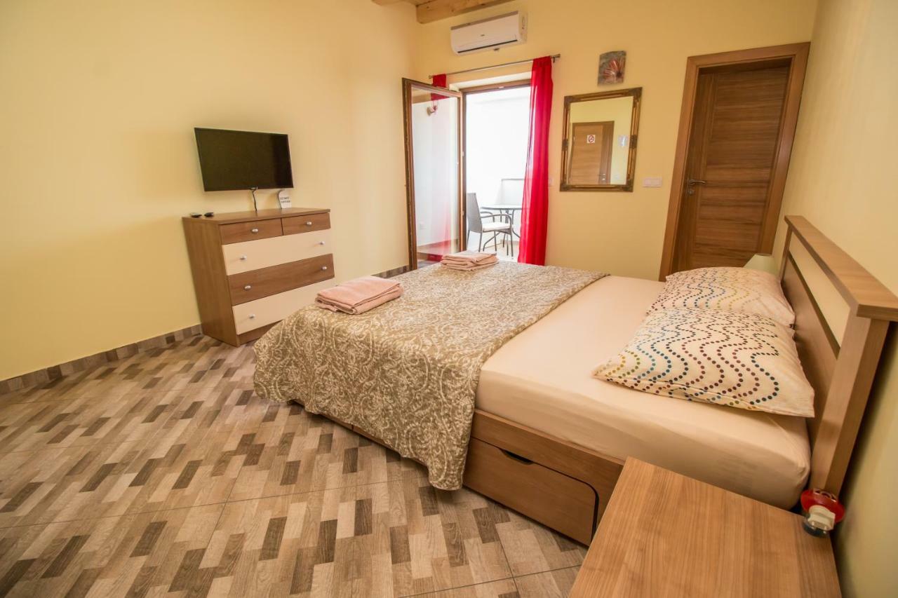 Nice Place Rovinj Exterior photo